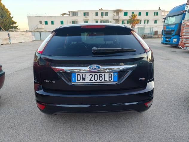 Ford Focus 1.6 TDCi 5p Titanium - Foto 5