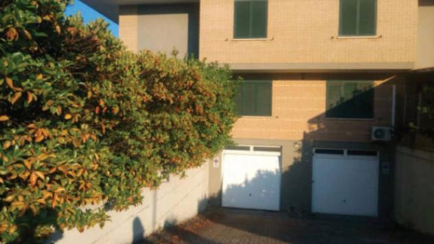 Immobile in asta di 168 m², box auto in vendita a Città Sant'Angelo - Foto 5