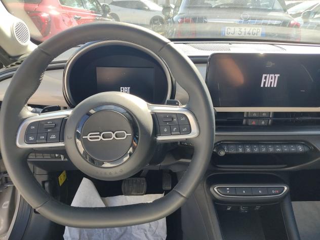 FIAT 600 IV 2023 1.2 hybrid 145cv auto - Foto 8