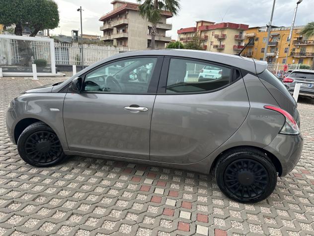 Lancia Ypsilon 1.0 Ecochic Silver - Foto 7