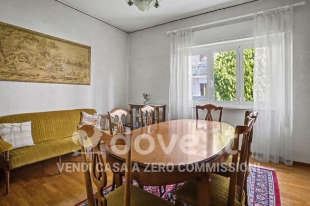 Villa di 222 m² con più di 5 locali e box auto in vendita a Laveno-Mombello - Foto 13