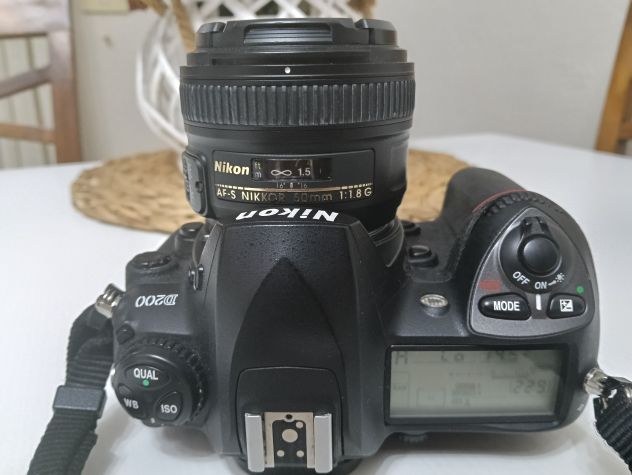 Nikon D200 con obiettivo 50mm 1.8 e Flash Nikon Speedlight SB 800 - Foto 3