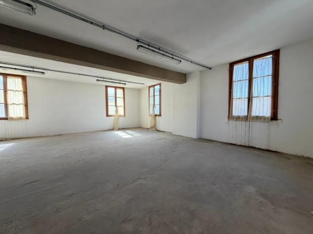 Struttura per uso commerciale in affitto a Santa Croce sull'Arno 700 mq Rif: 1404608