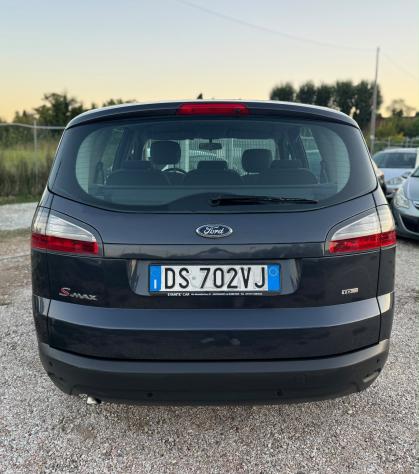 Ford S-Max+ 2.0 TDCi 140CV DPF - Foto 3