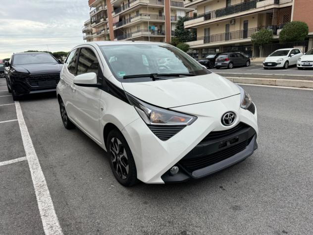 Toyota Aygo Connect 1.0 VVT-i 72 CV 5 porte x-play MMT LED NAVI KAMERA CERCHI 16PDC - Foto 2