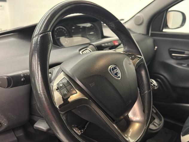 Lancia Ypsilon 1.3 MultiJet 95cv Stop&Start Silver - Foto 9