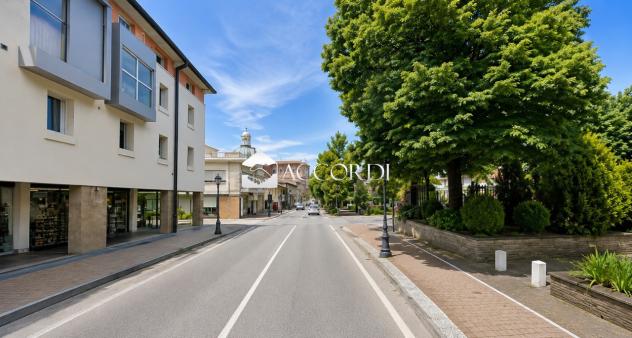 NEGOZIO di 1 vani e di 37 mq (MONTEBELLUNA) rif. DG202