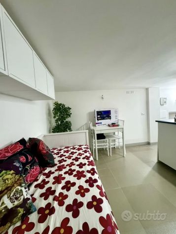 RE DI ROMA MONOLOCALE ARREDATO SPESE INCLUSE - Foto 5