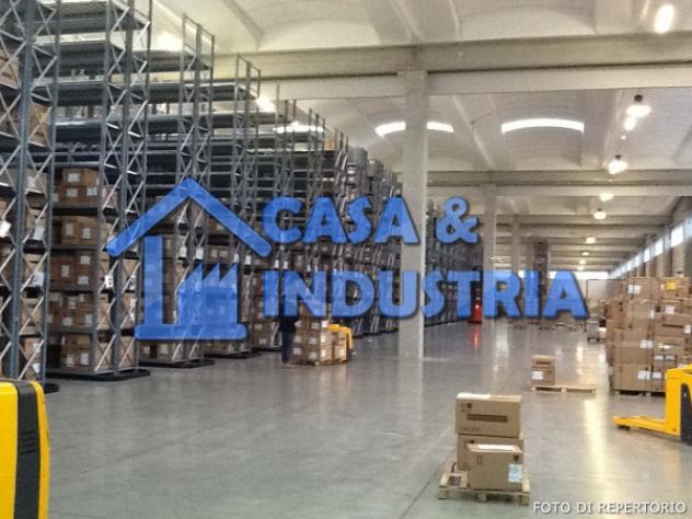 Immobile di 8000 m² con 1 locale in affitto a Arluno - Foto 3