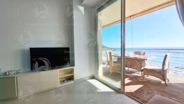 Alassio, appartamento vista mare con terrazzo vivibile, posto auto coperto e cantina - Foto 19