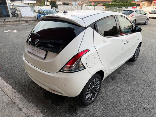 Lancia Ypsilon 1.0 Hybrid Gold - Foto 3