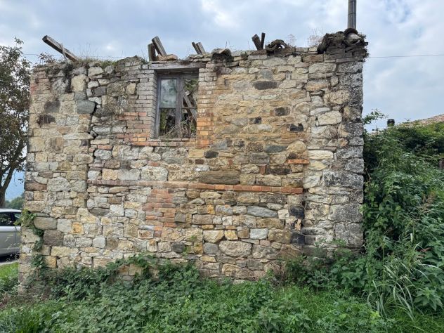 Rustico indipendente con giardino e terreno – Vista panoramica - Foto 9