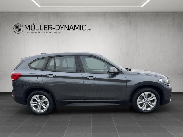BMW X1 xDrive25e ADVANTAGE LED NAVI PANO BI-ZONA PDC - Foto 5