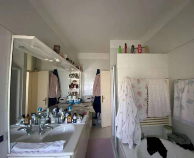 Immobile in asta di 200 m² con più di 5 locali e box auto in vendita a San Pietro in Casale - Foto 10
