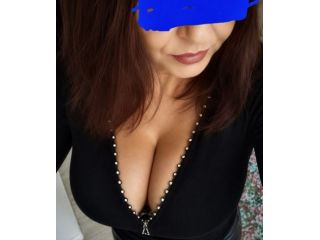 Massaggi - benessere Sassari - Massaggiatrice signora matura Sassari Tel:3318727374
