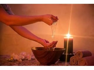 Massaggi - benessere Sassari - Nuru massage gel per donna Tel:3513967974