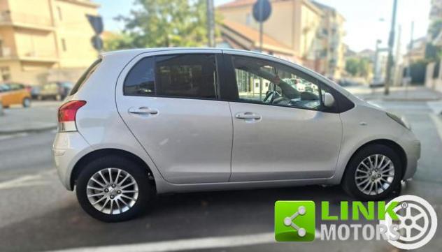 TOYOTA Yaris 1.3 5porte M-MT Sol CAMBIO AUTOMATICO rif. 24194025 - Foto 4