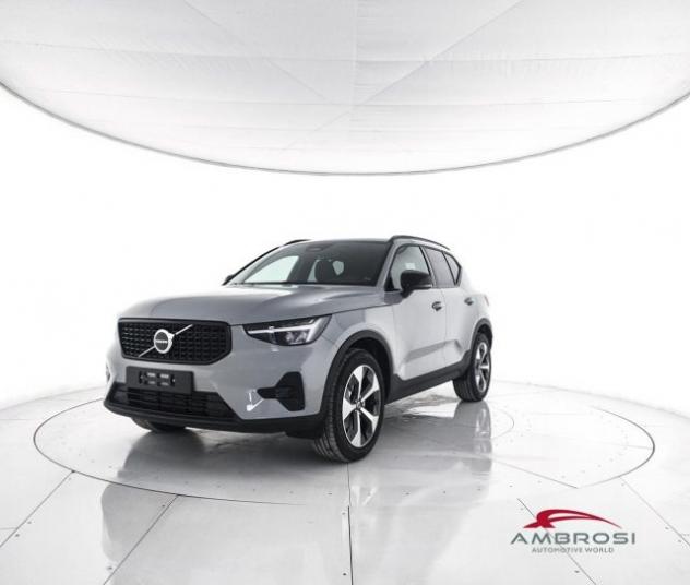 VOLVO XC40 B3 Mild hybrid Benzina Plus Dark rif. 23986869