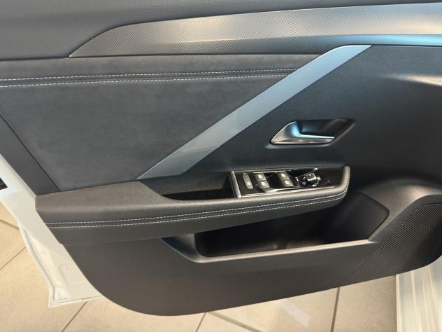 Opel Astra Astra 1.6 Plug-in Hybrid 225 CV AT8 GSe - Foto 6