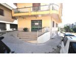 AMPIO LOCALE " AI PONTI "