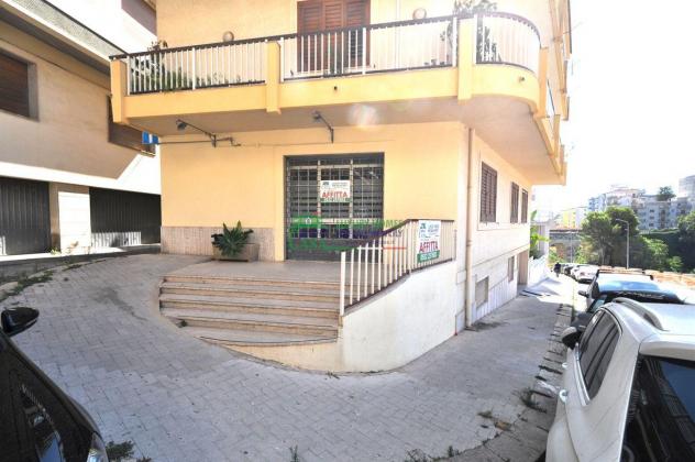 AMPIO LOCALE " AI PONTI "