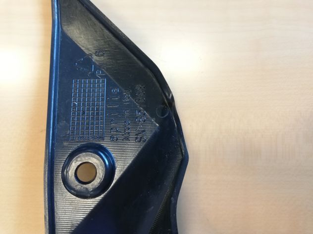 Fianchetti laterali per Aprilia Shiver 08 - Foto 6