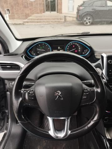 Peugeot 2008 BlueHDi 100 Allure - Foto 6