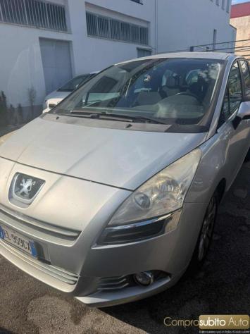 PEUGEOT 5008 1.6 HDi 7 POSTI rif. 23909095