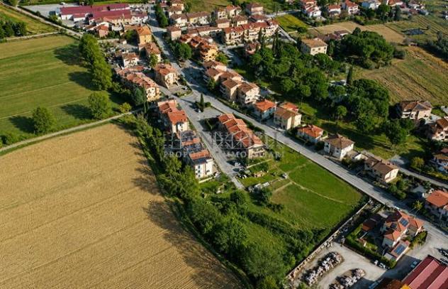 Appartamento di nuova costruzione con balconi, garage e giardino privato - Foto 19