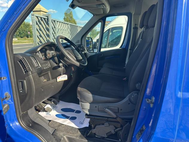 Peugeot Boxer 330 2.2 BlueHDi 140 S&S PC-TM Furgone - Foto 5