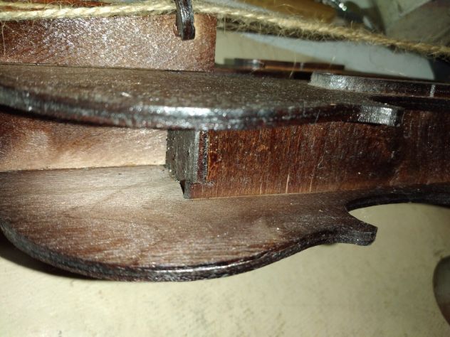 PORTABOTTIGLIE IN LEGNO MOLTO ORIGINALE A FORMA DI VIOLINO - VINTAGE - Foto 8