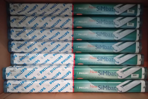 AFFARE BLOCCO 100 LAMPADE NEON e ACCESSORI MATERIALE ELETTRICO NUOVO IMBALLATO - Foto 6