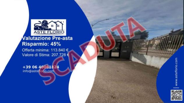 Immobile in asta di 254 m² con più di 5 locali e box auto in vendita a Capua