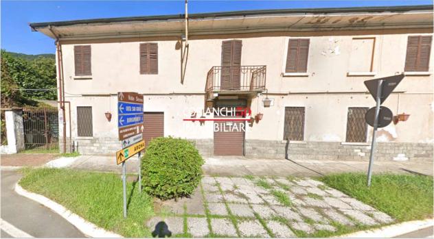 V000699 - OMEGNA, INTERO STABILE DA RISTRUTTURARE