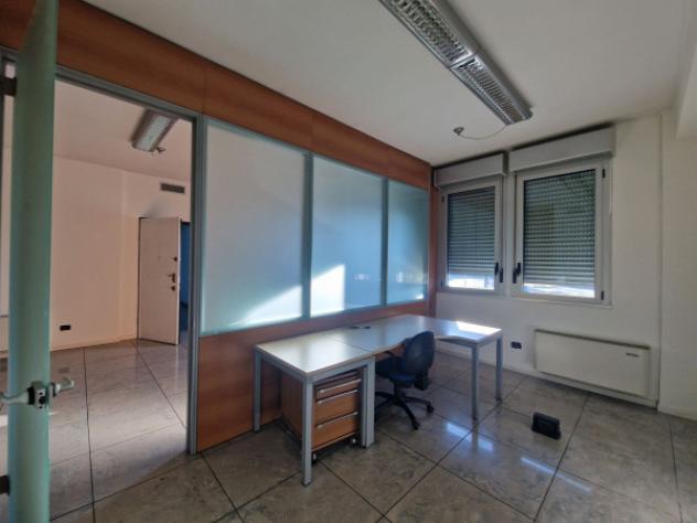 Immobile di 102 m² con 4 locali in affitto a Rho - Foto 3