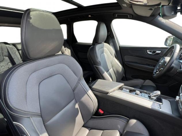 Volvo XC60 Recharge T6 253+145 CV Plug-in hybrid AWD Automatico Ultra Black Edition - Foto 8