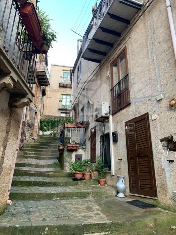 Terratetto su 4 livelli da ristrutturare - Gratteri, Corso Umberto I - Foto 5