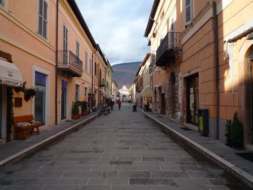 Avviato Negozio (non alimentare) nel centro storico di Norcia