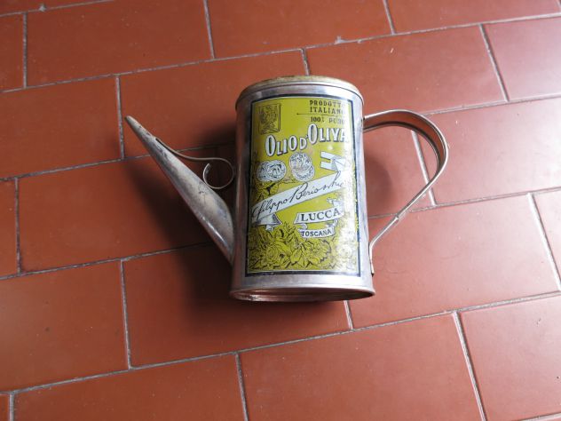 VECCHIO BARATTOLO DI LATTA FATTO A CANESTRO OVALE OLIO FILIPPO BERIO LUCCA -