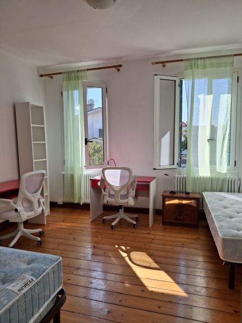 in unità immobiliare singola indipendente, stanza con due posti