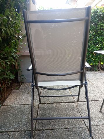 Tavolo da giardino con 6 sedie e dondolo - Foto 5