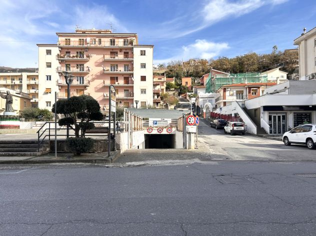 Parcheggio coperto al piano seminterrato - Foto 17