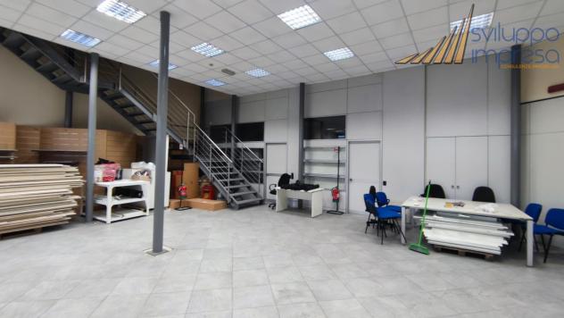 CAPANNONE CON UFFICI E SHOWROOM IN VENDITA A BRUGHERIO - Foto 8