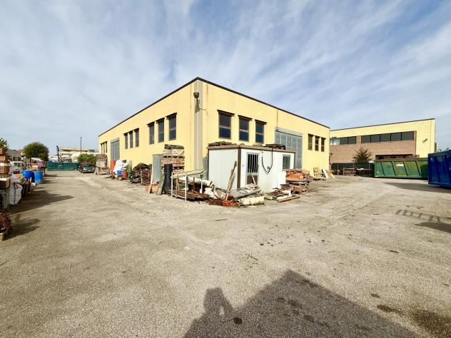 CAPANNONE di 9 vani e di 825 mq (GROSSETO - Grosseto) rif. CI.V.S - Foto 3