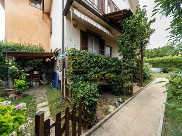 Carnate – Quartiere Passirano | Elegante villa di testa con giardino privato di 300 mq - Foto 2