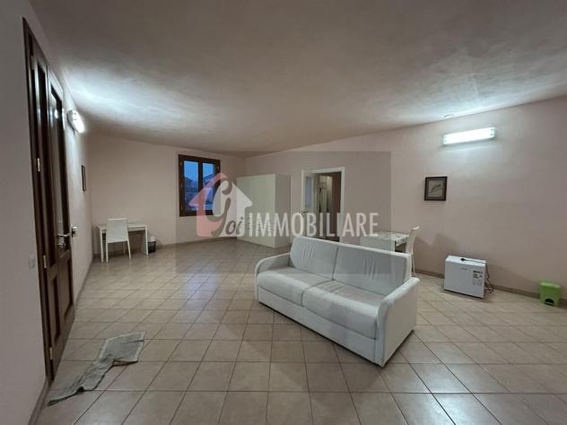 Elegante villa con giardino privato e possibilità bifamiliare