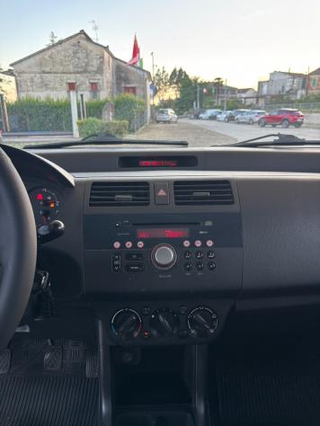 Suzuki Swift 1.3 DDiS 5p. GLX-2005 - Foto 10