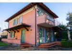 Villa in vendita a Forte dei Marmi 210 mq  Rif: 1352473