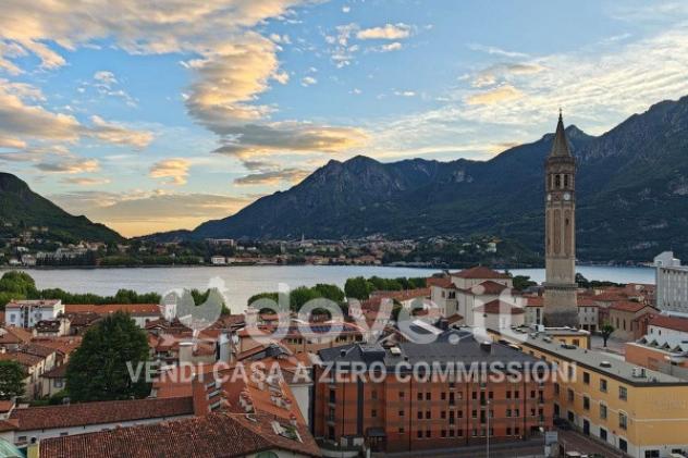 Attico / Mansarda di 140 m² con 3 locali in vendita a Lecco