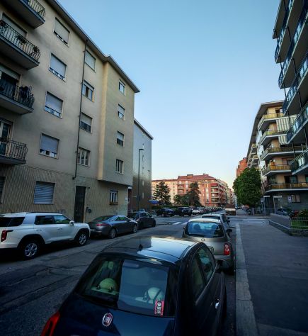 Stanze ammobiliate in zona servita e accogliente